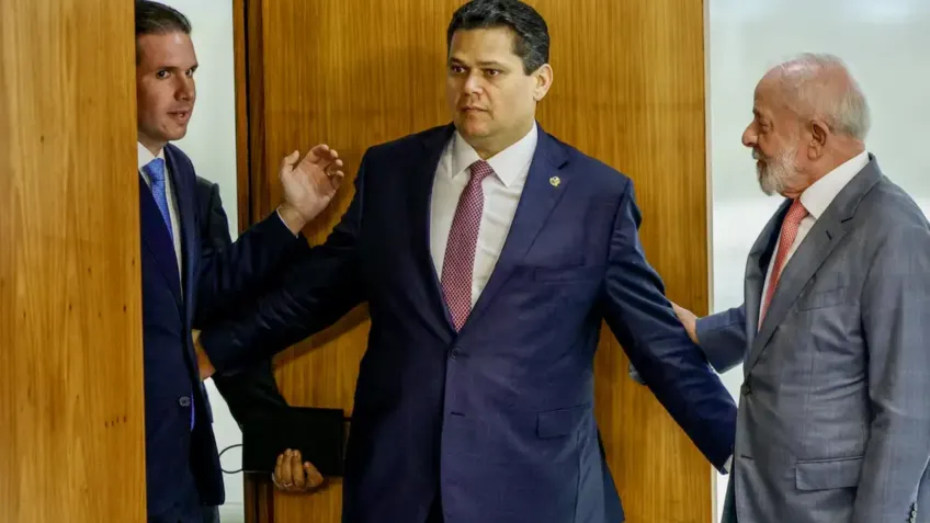 Volta do IOF desmoraliza maioria da Câmara e do Senado.