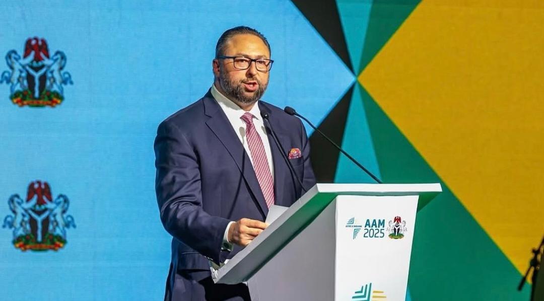 Conselheiro de Trump ridiculariza Lula: ‘cérebro de banana amassada’