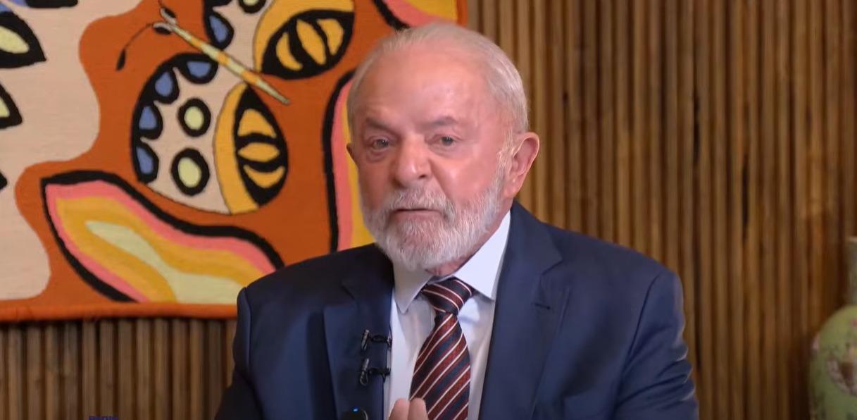 Lula faz acusação contra Trump e volta a falar em escantear o dólar