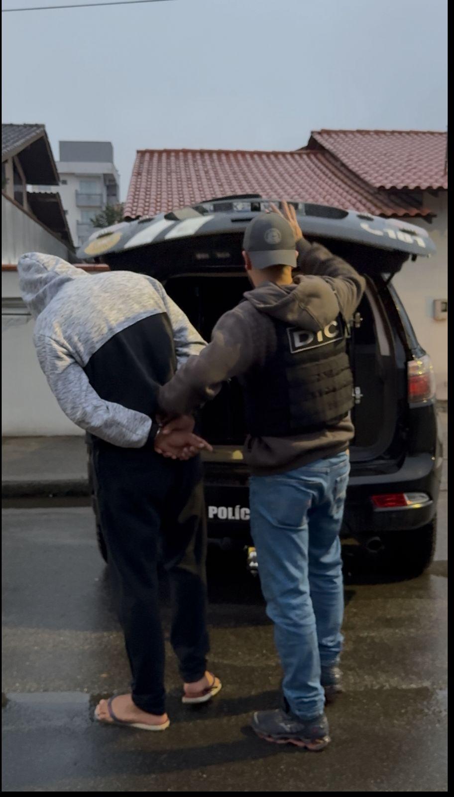 Polícia Civil prende três envolvidos em roubos a caixas eletrônicos em Joinville