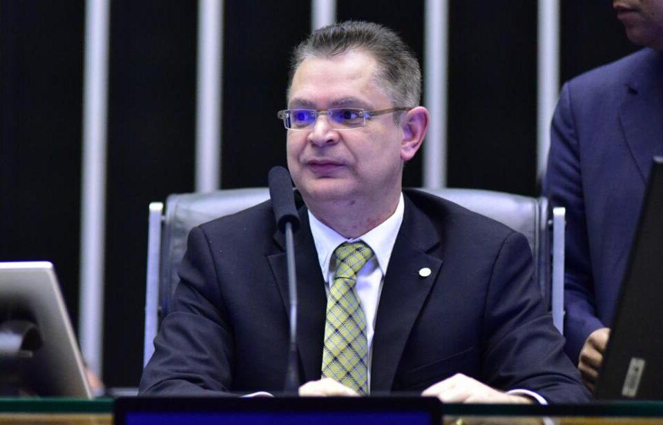 Sóstenes Cavalcante denuncia tentativa de instaurar ditadura no Brasil