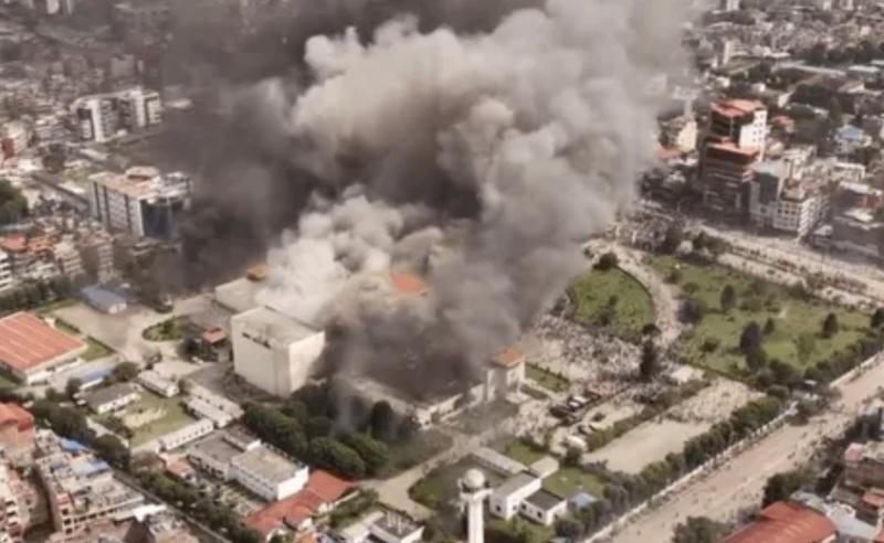 Censura às redes sociais enfurece o Nepal e o povo derruba o governo