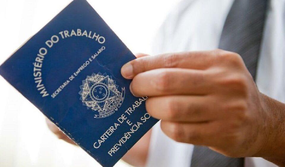 Criação de empregos formais cai 38,4% em agosto, pior resultado desde 2020