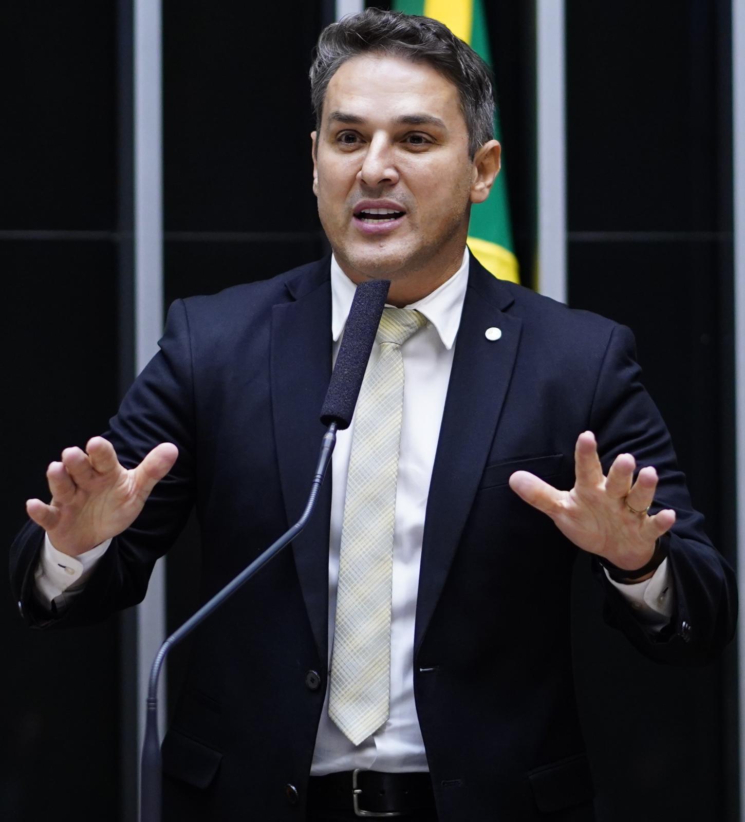 Fux desmonta farsa jurídica contra Bolsonaro, diz Zucco