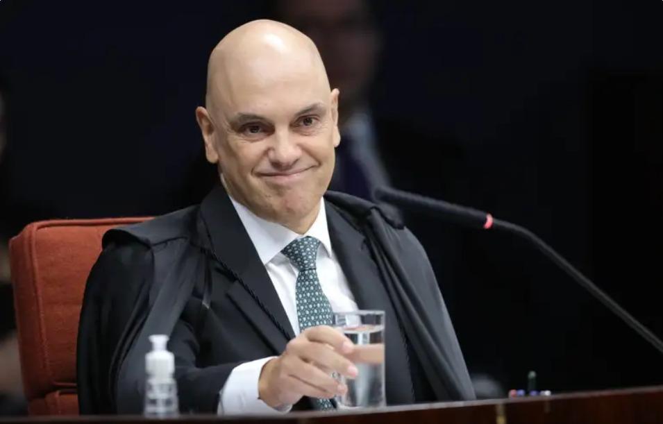 Moraes rebate acusação de adulterar documentos