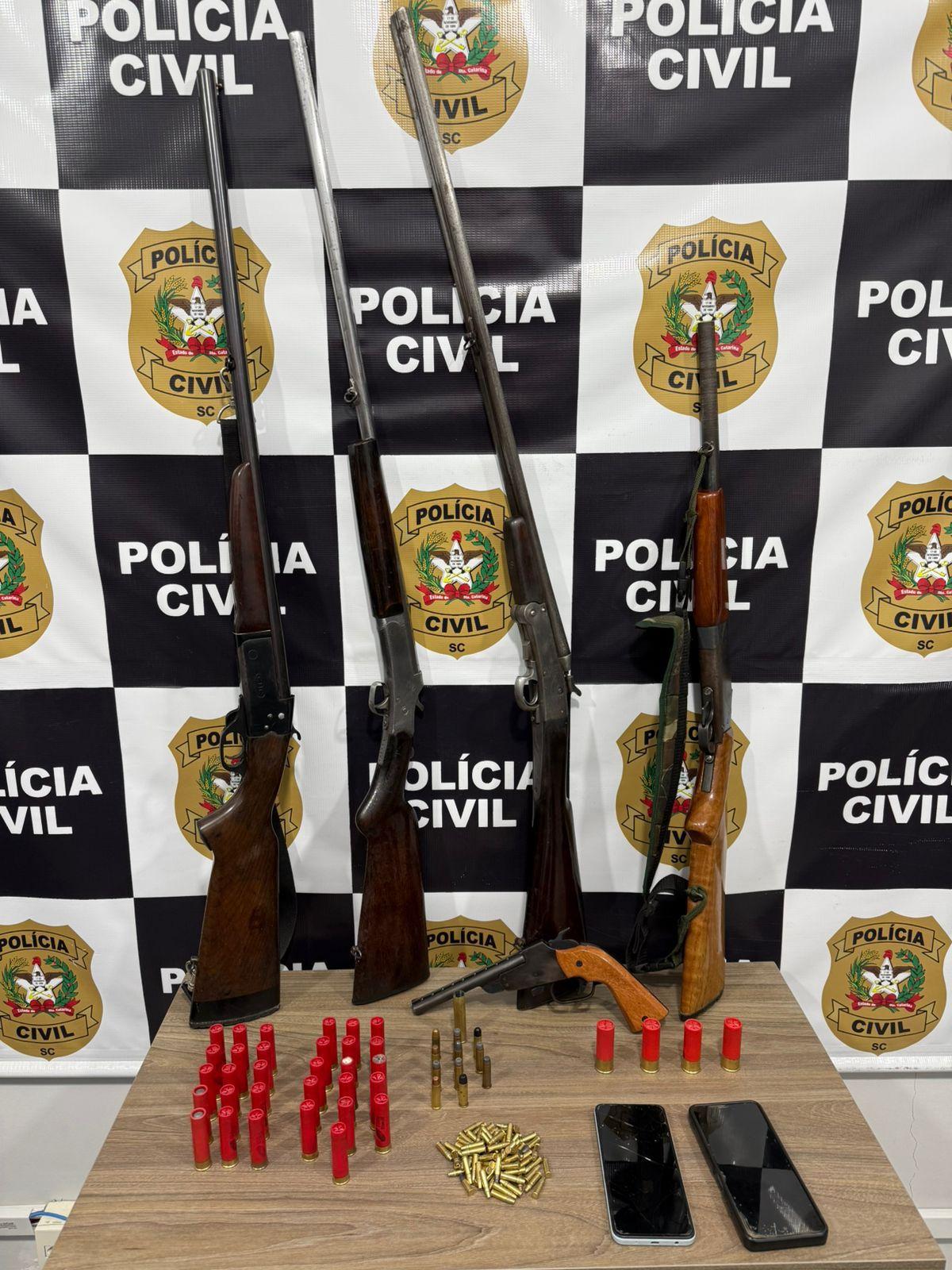POLÍCIA CIVIL PRENDE DOIS HOMENS POR POSSE ILEGAL DE ARMAS DE FOGO EM APIÚNA
