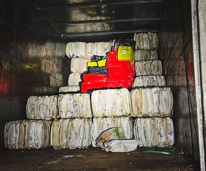 PF apreende mais de 3,5 toneladas de maconha em caminhão no interior de São Paulo