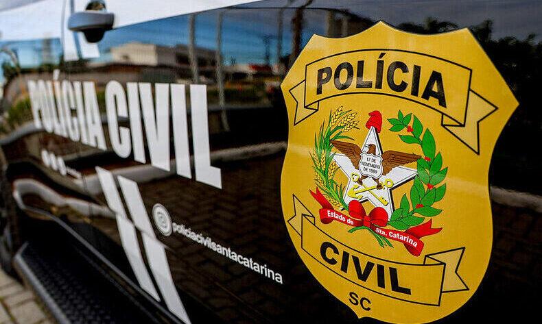 Polícia Civil prende suspeito de tráfico de drogas e de integrar organização criminosa em Florianópolis