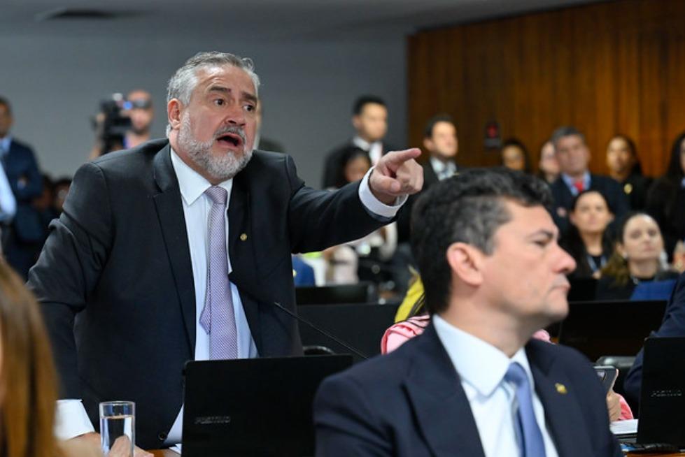 PT em pânico impede convocação de testemunha-bomba para depor na CPMI