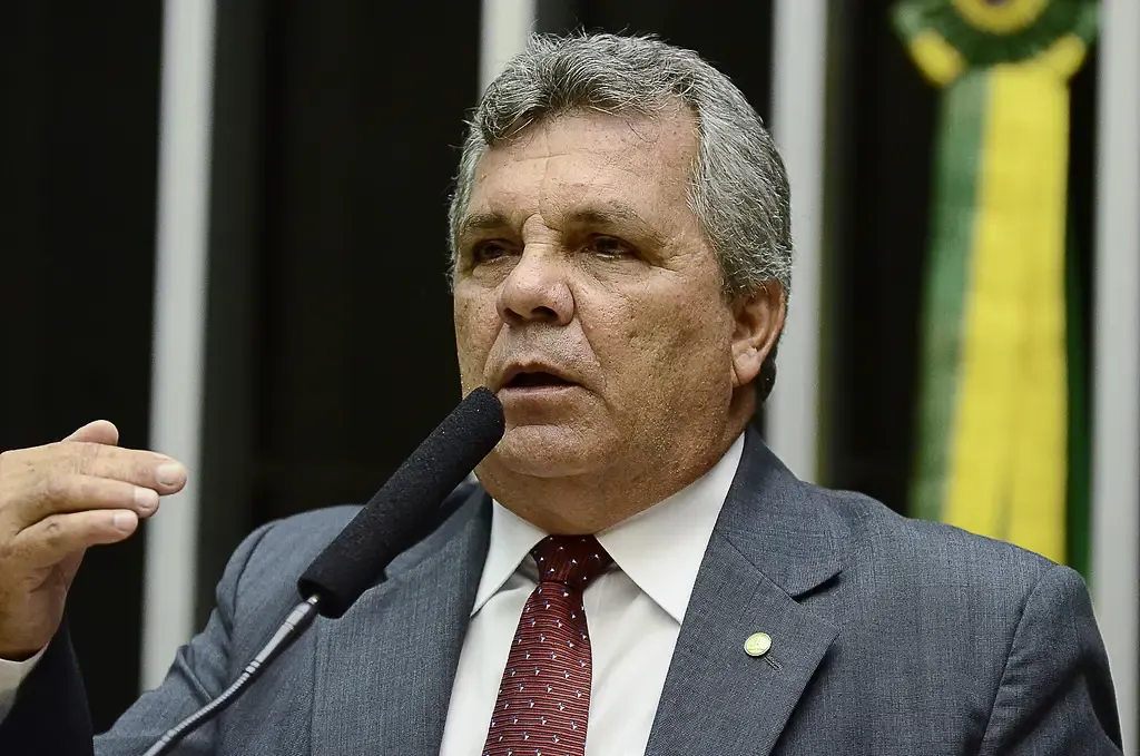 PEC ignora organizações criminosas, alerta Deputado