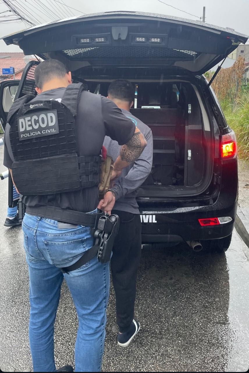 Polícia Civil cumpre mandados de busca e prisão