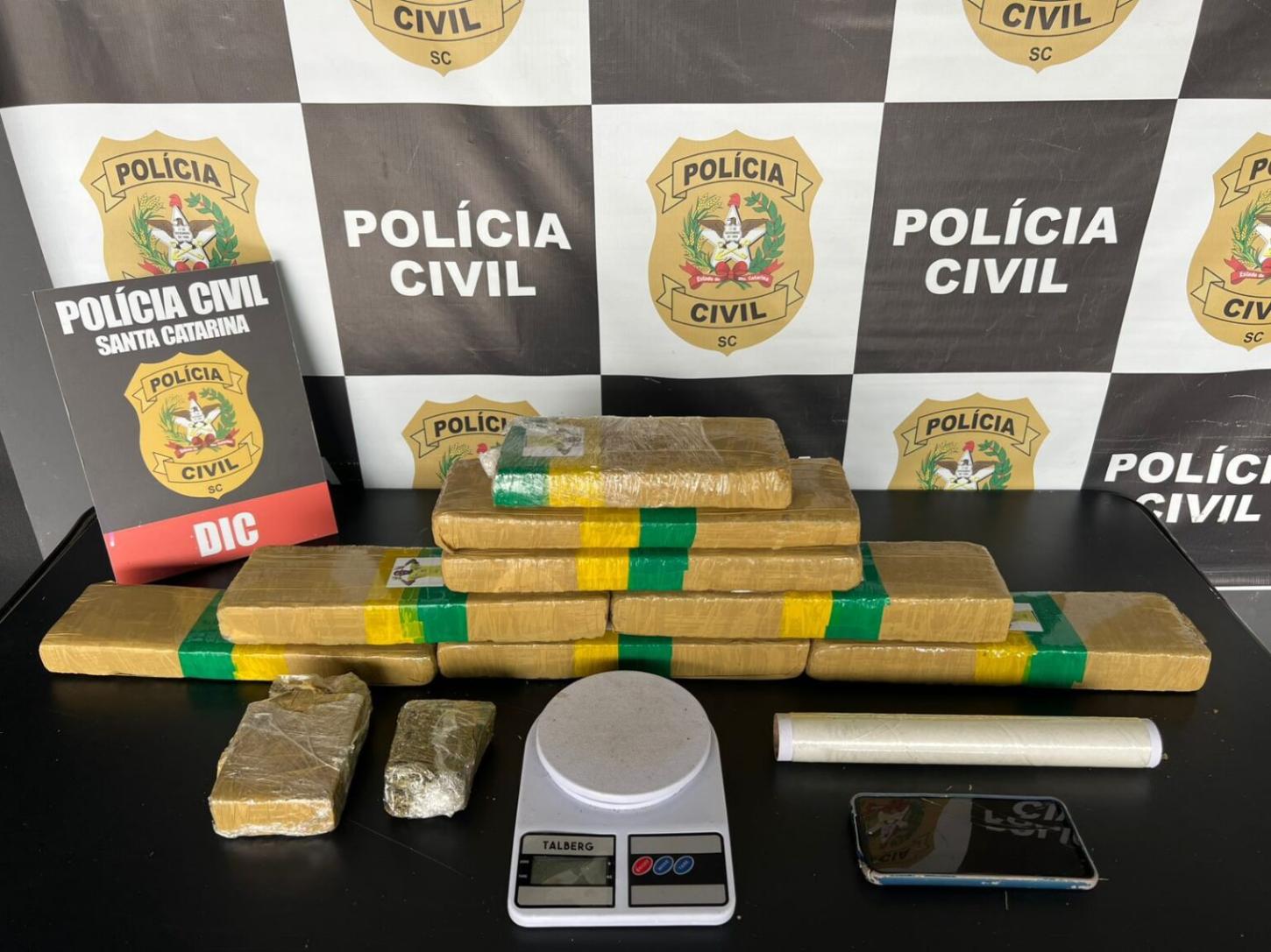 Polícia Civil prende homem por tráfico de drogas em Blumenau