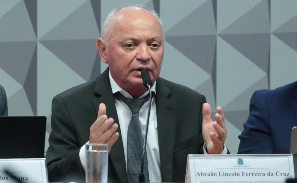 Sindicalista de R$157 milhões mente muito na CPMI