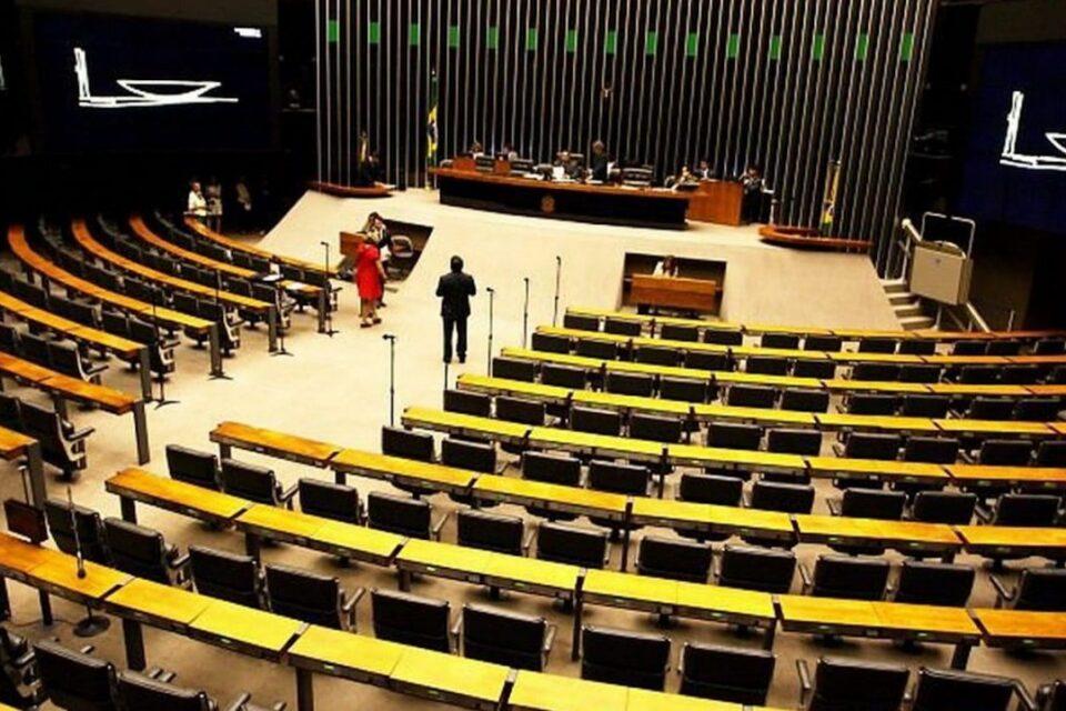 Deputados federais acumulam 4.320 faltas durante 2025