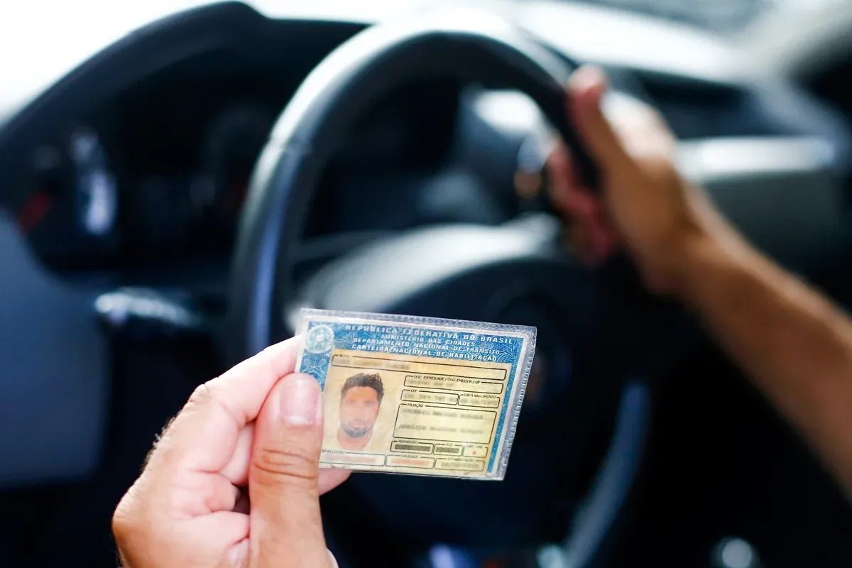 Governo Lula oficializou mudanças em CNHs