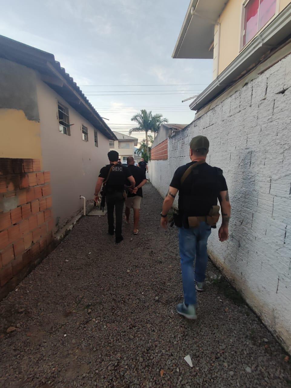 DRACO prende narcotraficante em Palhoça em desdobramento de apreensão de 110kg de maconha