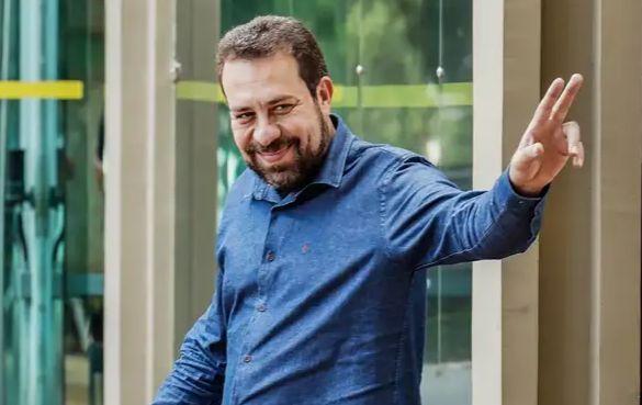 Ex-secretários desligados seguem recebendo salário por seis meses