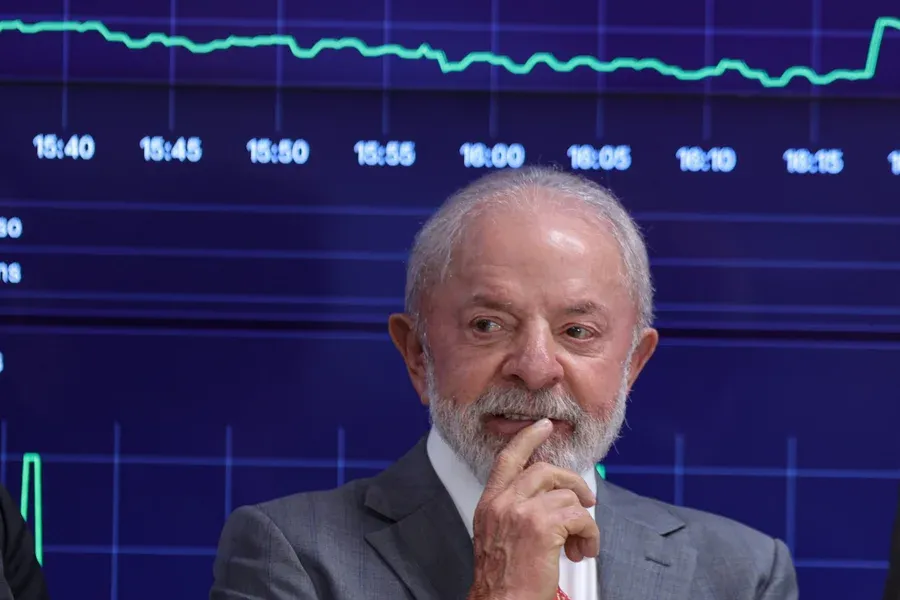 Lula articula saídas dos ministérios com foco em cabos eleitorais