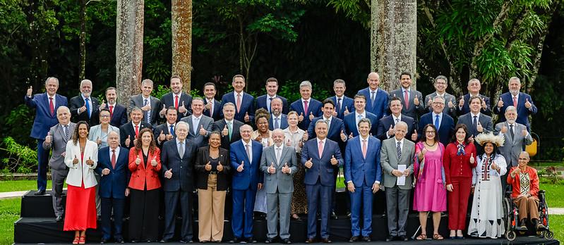 Lula deve priorizar solução caseira em ministérios