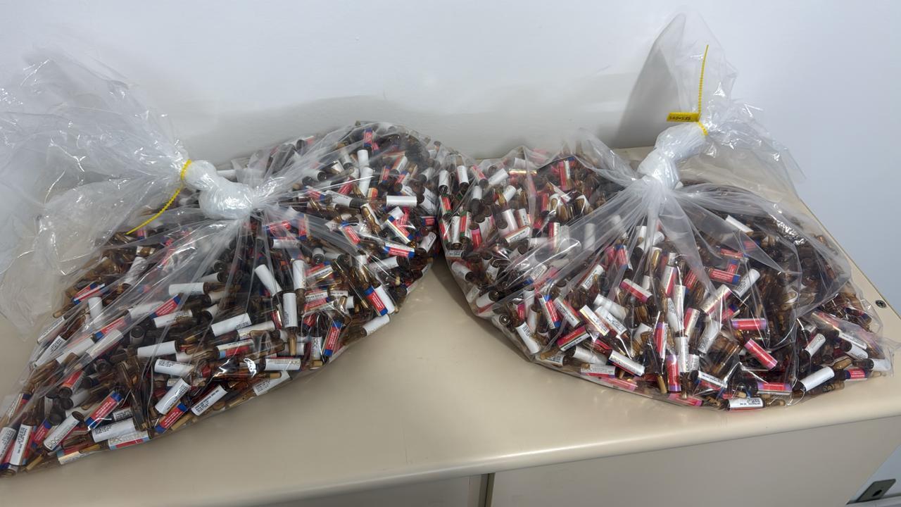 Operação da Polícia Civil apreende R$ 1 milhão em medicamentos irregulares e fecha quatro locais em Florianópolis