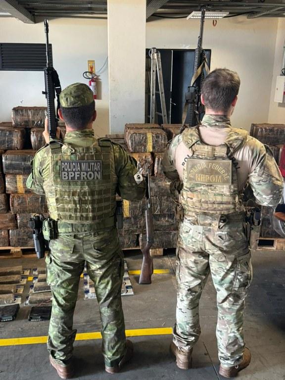 PF apreende quase três toneladas de maconha e recupera veículos furtados no Paraná