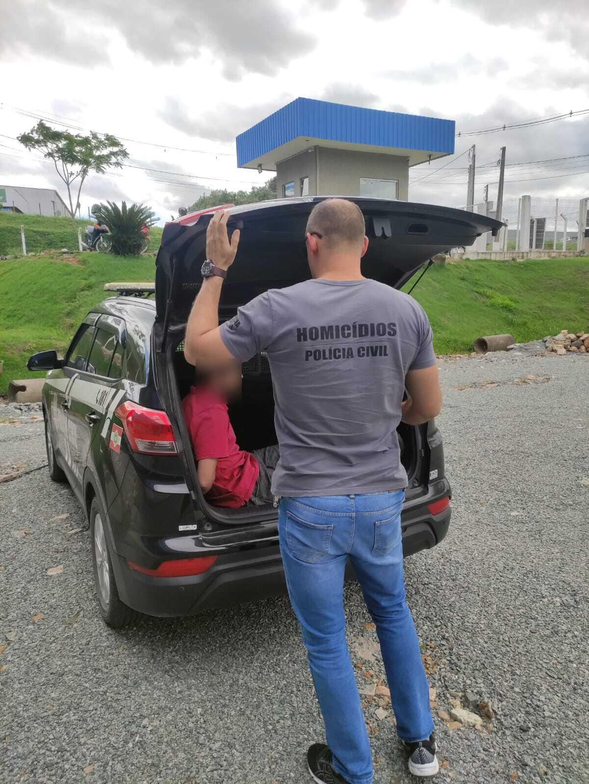 Polícia Civil prende foragido da Justiça em Araquari