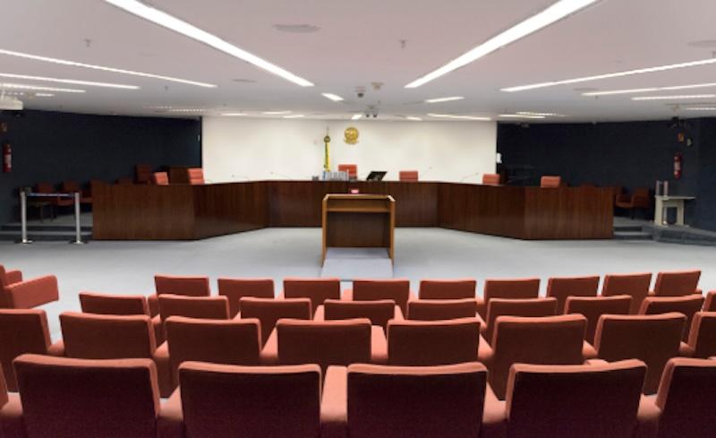 STF mantém ministros em processos e ignora pedidos de afastamento há 26 anos