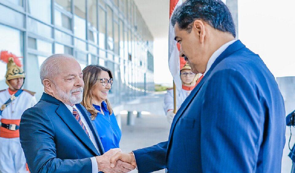 Verborragia de Lula é alvo de críticas e força Planalto a pegar leve em defesa do ditador Maduro
