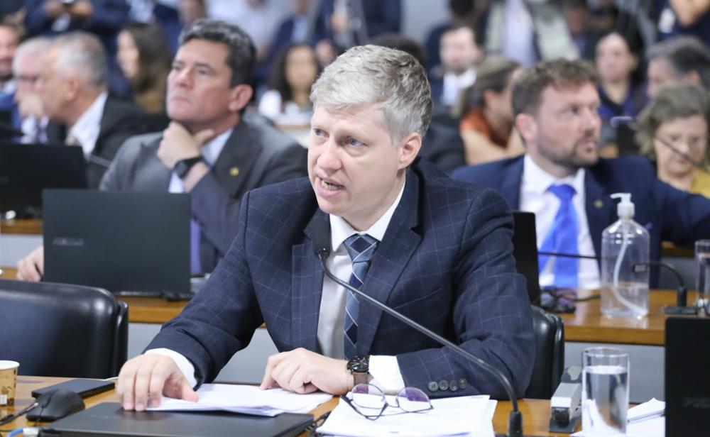 CPMI do INSS votará convocação da esposa de Moraes, Lulinha e irmão de Lula para depor