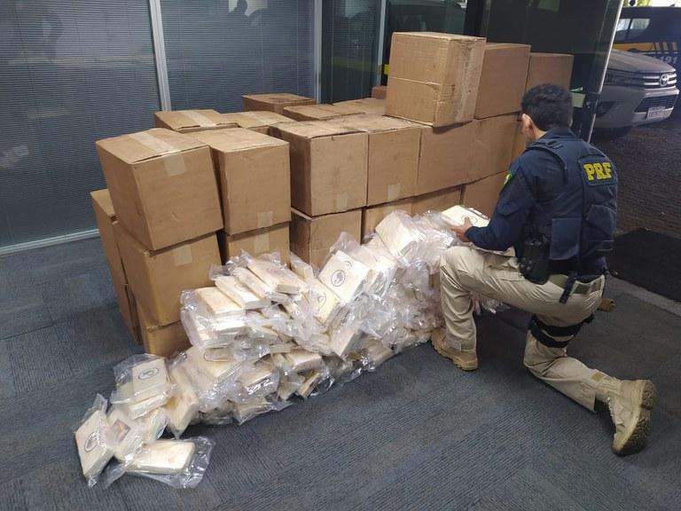 FICCO/SC mira responsáveis por logística de 1,3 tonelada de cocaína