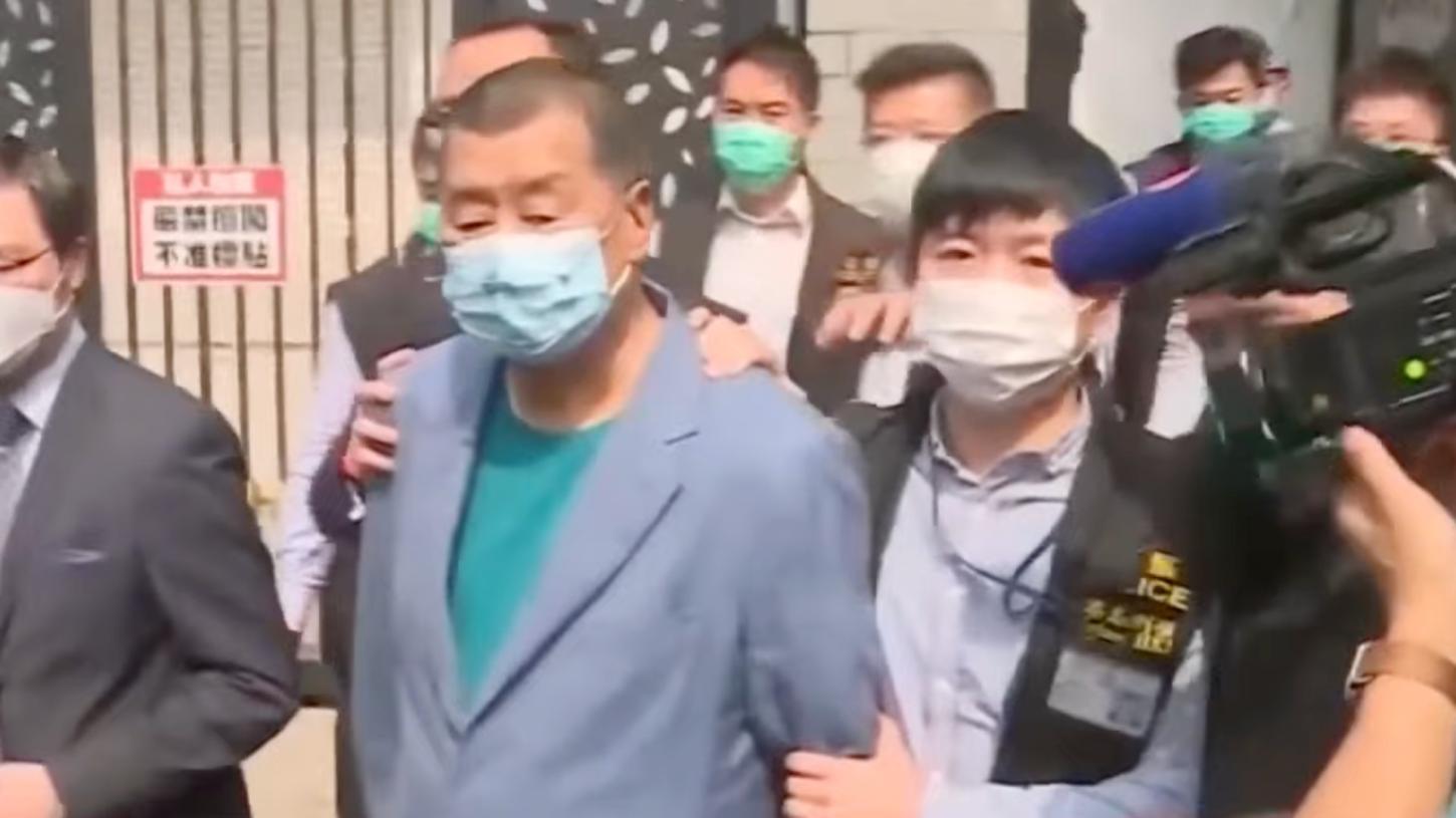 Magnata da mídia é condenado a 20 anos de prisão em Hong Kong