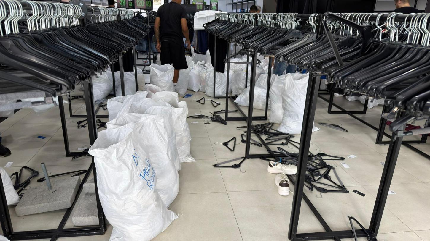 OPERAÇÃO DA POLÍCIA CIVIL APREENDE R$ 2,3 MILHÕES EM PRODUTOS PIRATAS EM SANTA CATARINA