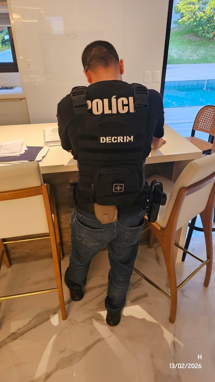 Operação mira lavagem de dinheiro ligada a fraudes em licitações no ramo funerário na Grande Florianópolis