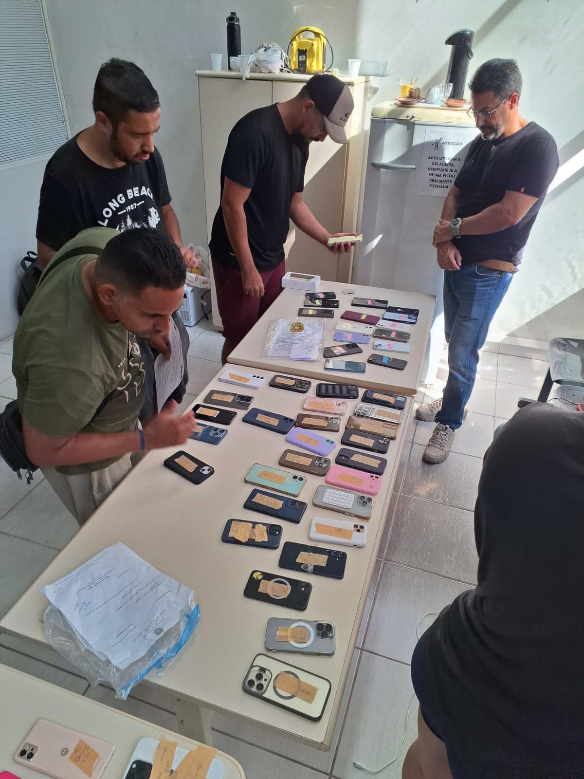 Polícia Civil devolve celulares furtados no Carnaval e reforça operação de proteção às mulheres