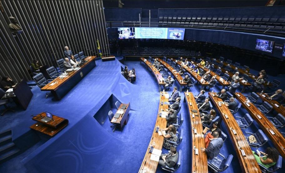 Senadores já torraram R$2,2 milhões no ‘cotão’