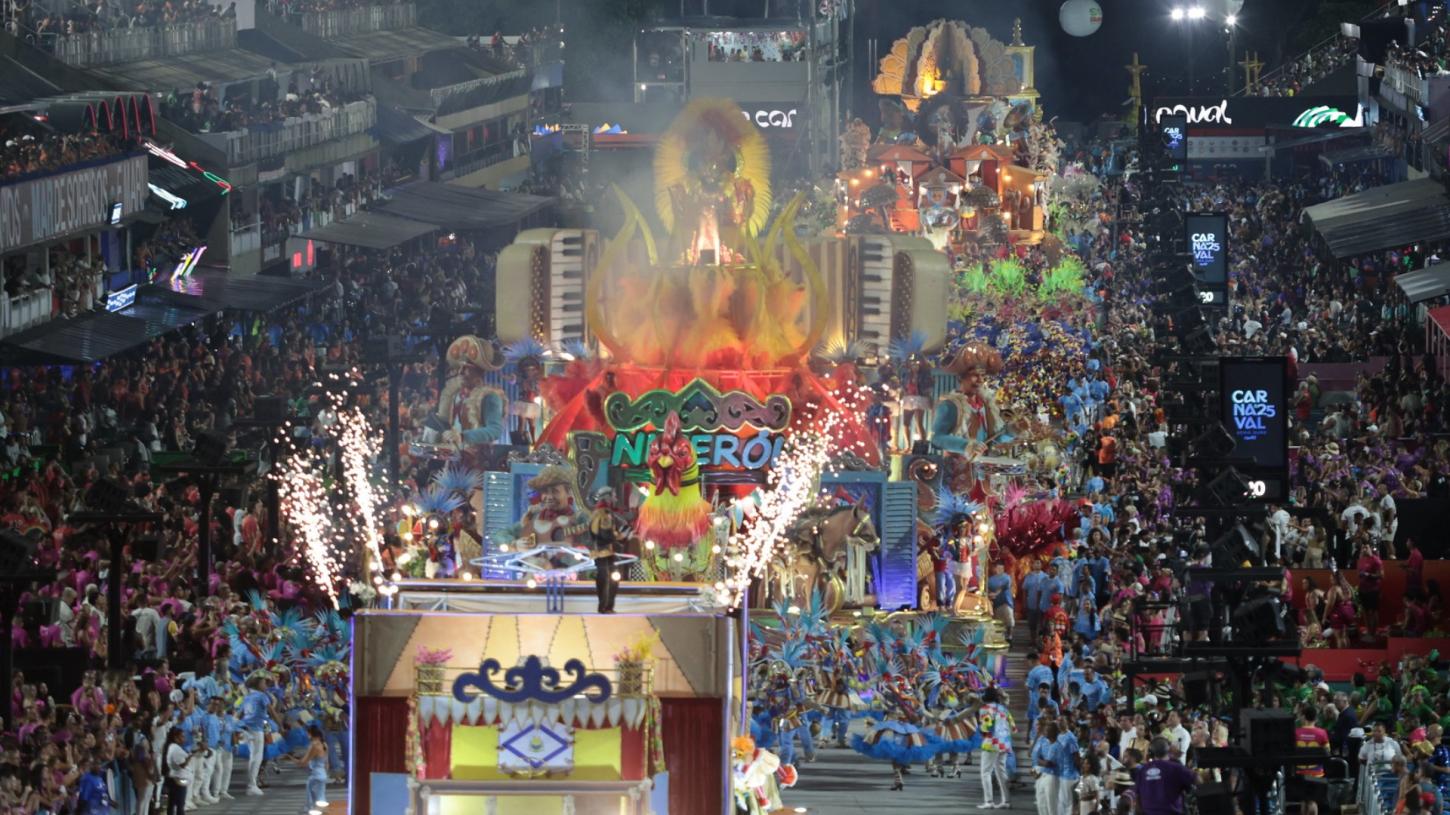 TCU quer barrar R$ 1 mi a escola de samba que homenageará Lula