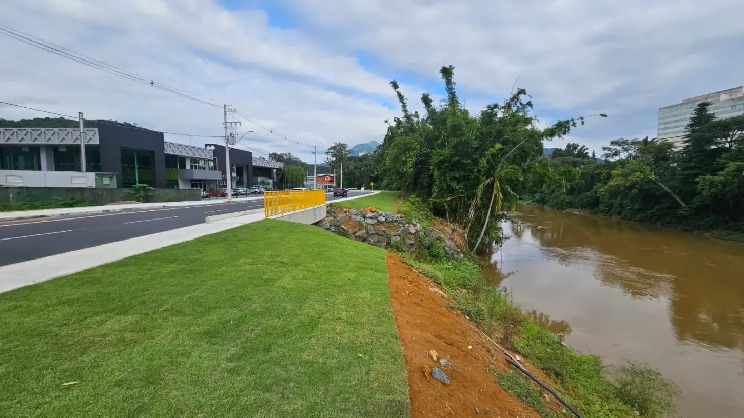 Nova sinalização alerta motoristas sobre presença de capivaras em Jaraguá do Sul