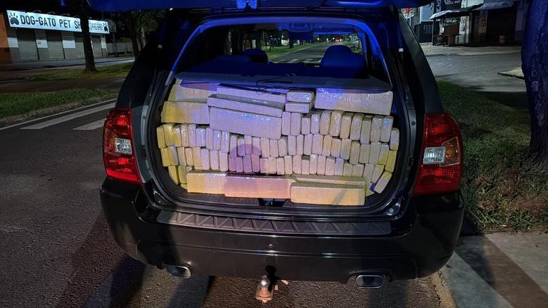 PF realiza prisão em flagrante e apreende 575 kg de maconha