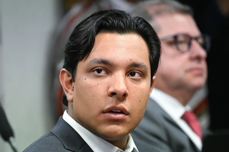 Suspeito de fraudar biometria de aposentados dribla investigação usando iPhone