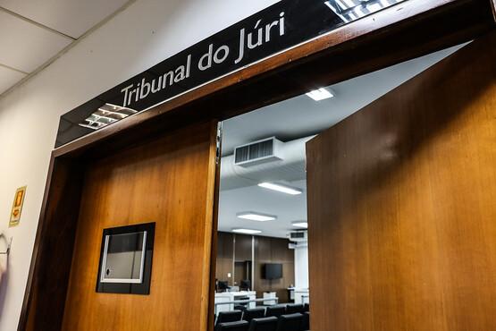 Tribunal do Júri condena réu que tentou matar homem a facadas após desentendimento em Florianópolis