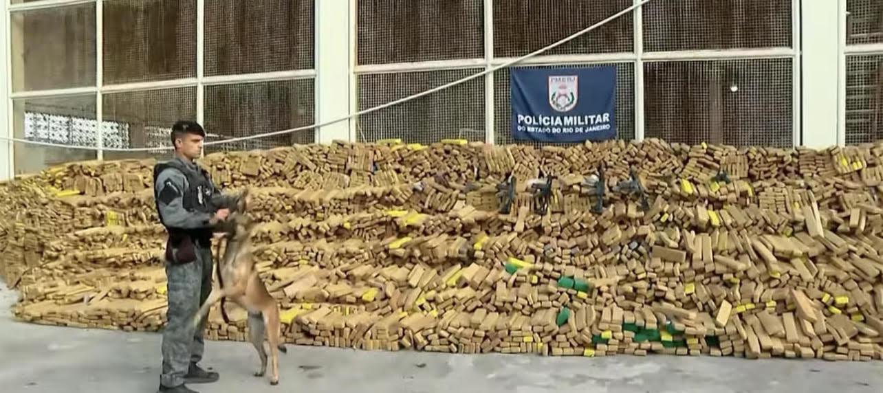 Ação da PMRJ resulta na apreensão de 50 toneladas de maconha no Complexo da Maré