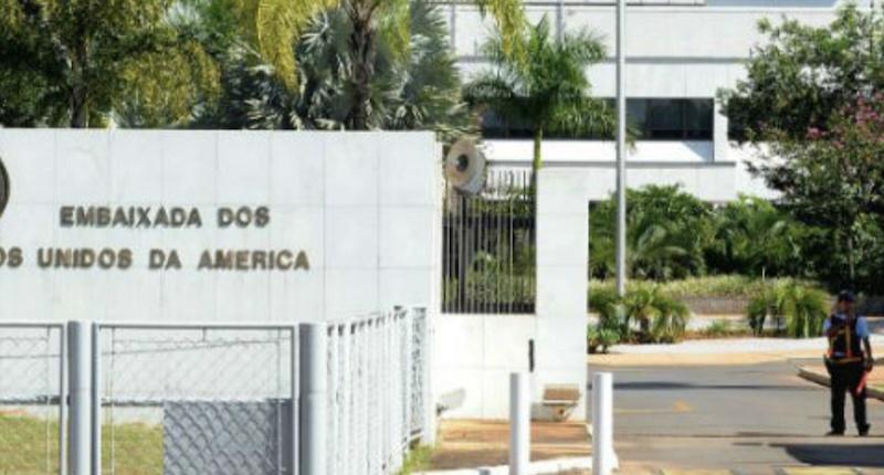 Lula avalia banir americanos para tirar proveito eleitoral da expulsão de delegado da PF