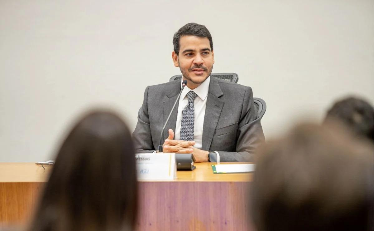 Lula envia indicação de Messias; nome será analisado pelo Senado