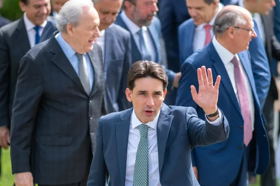 Master repassou R$ 1,1 milhão a empresa do pai de ex-ministro de Lula