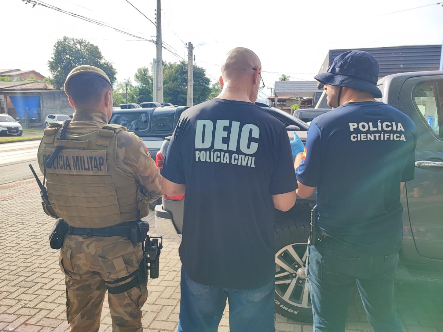 Polícia apreende caminhonete adulterada em Criciúma durante operação integrada