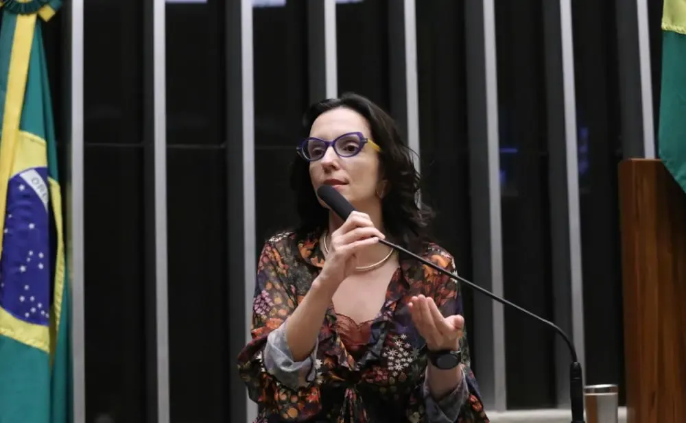 Proposta na Câmara abre caminho para “ideologia de gênero” virar lei no Brasil