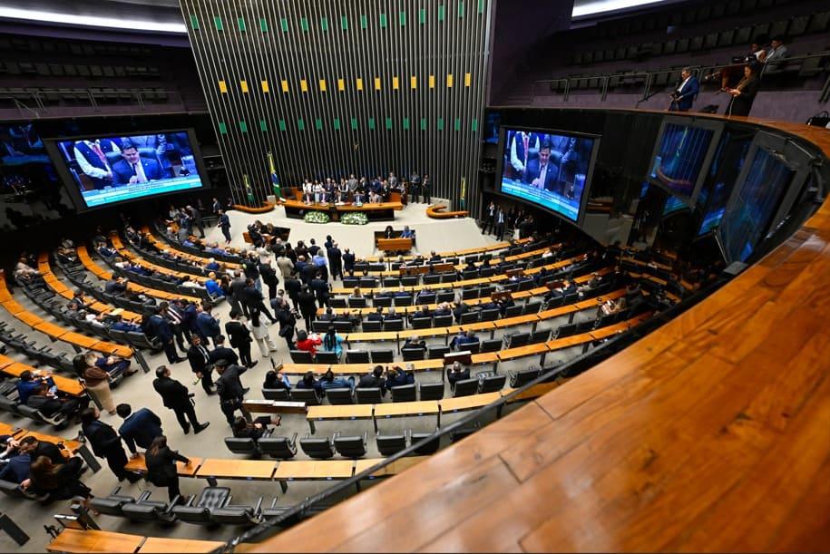 Comilança de lideranças da Câmara soma R$278 mil