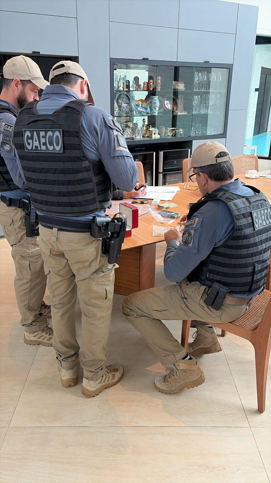 GAECO de SC participa da deflagração da Operação Enigma em apoio ao GAECO do MPPR