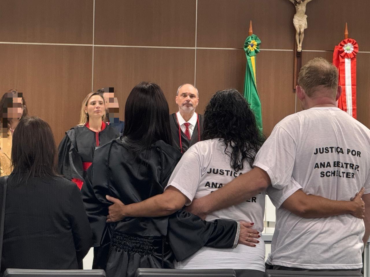 Homem é condenado a 58 anos e nove meses de prisão por estupro e assassinato da adolescente