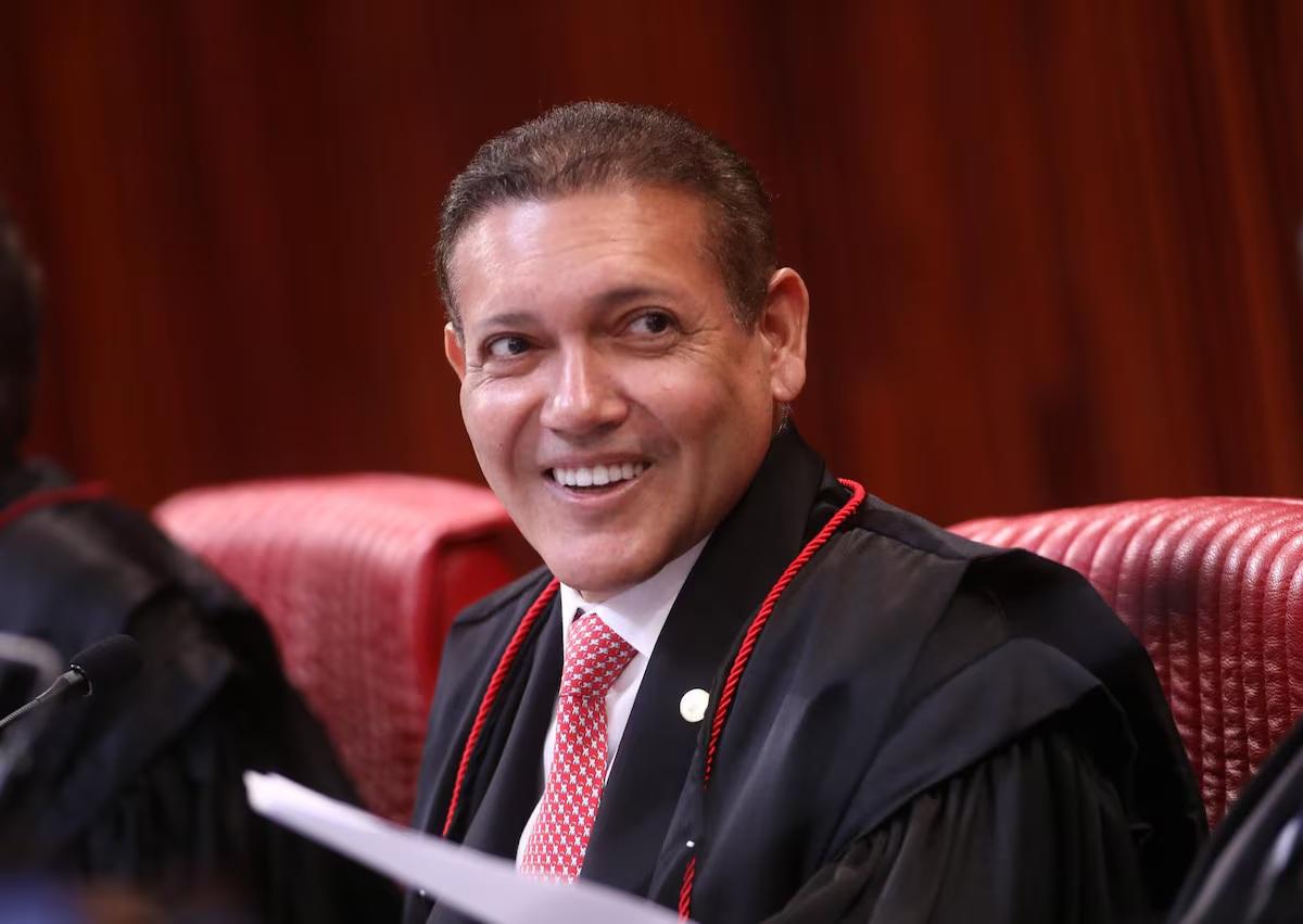 Marques faz andar revisão da sentença contra Bolsonaro